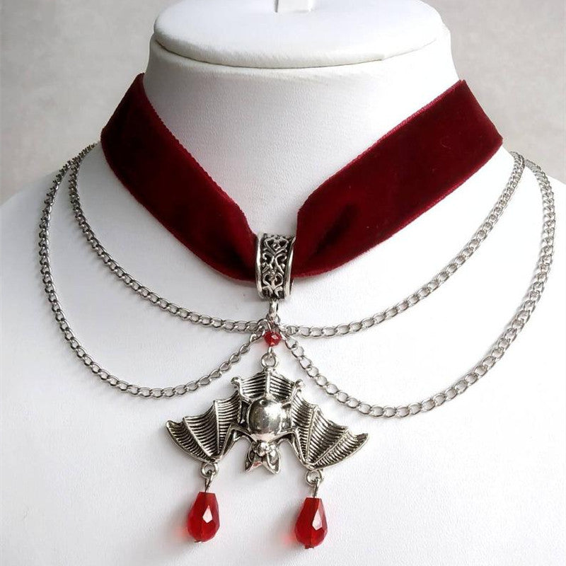 Clavicle Chain Bat Beads Gothic