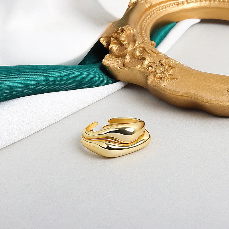 LIVVY  Smooth Waves Ring