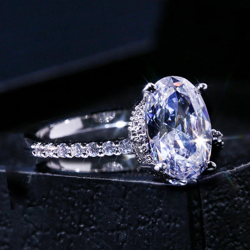 Huitan Oval Finger Ring