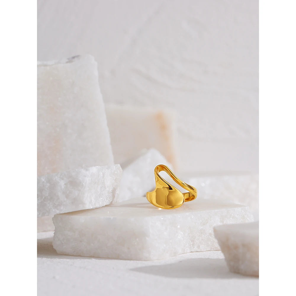 Femme Ring