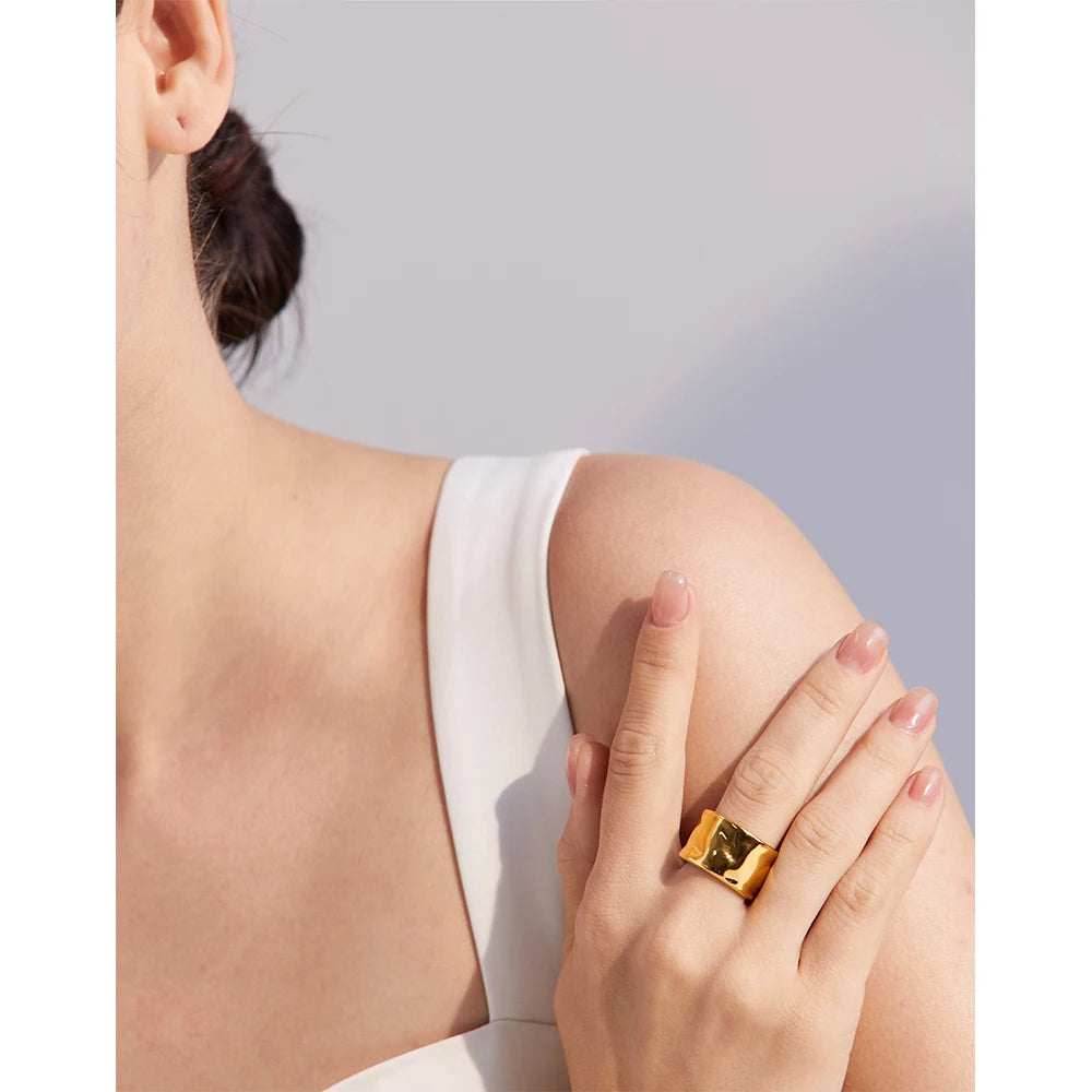 Yhpup Wide Ring