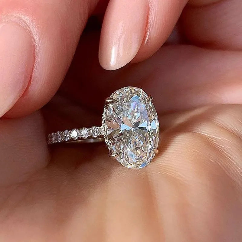 Huitan Oval Finger Ring
