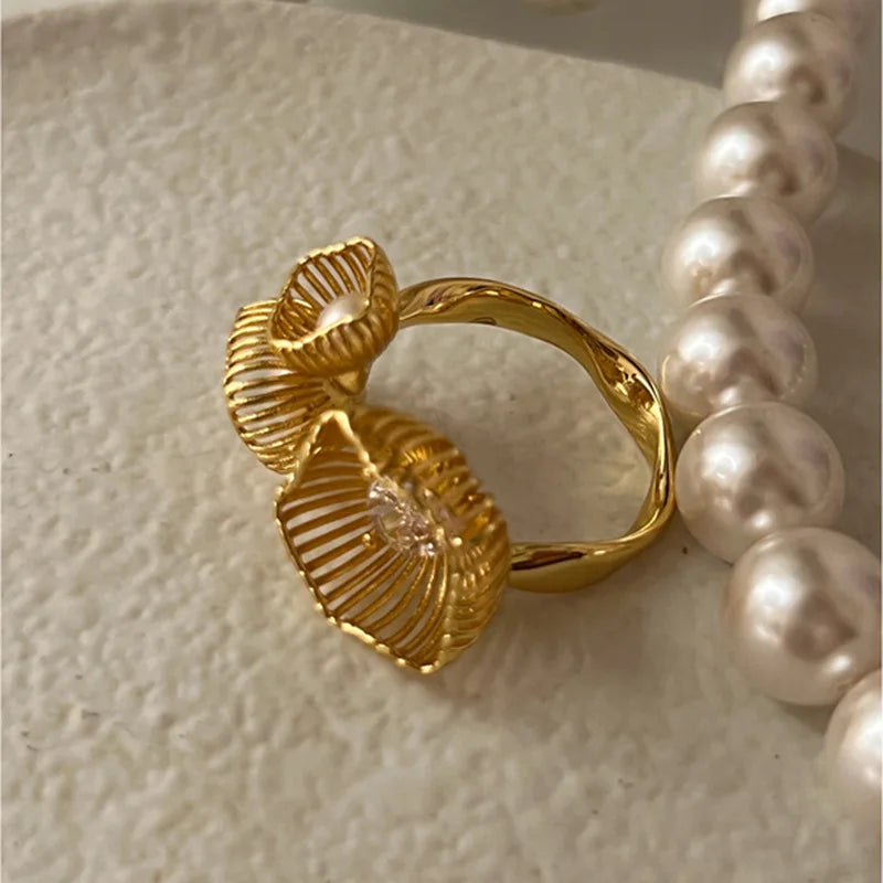 Pearl Vintage Couples Creative Wings Design