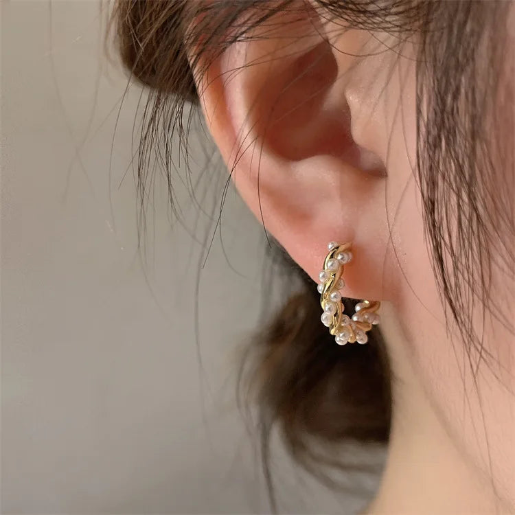 Circle Pearl Earrings