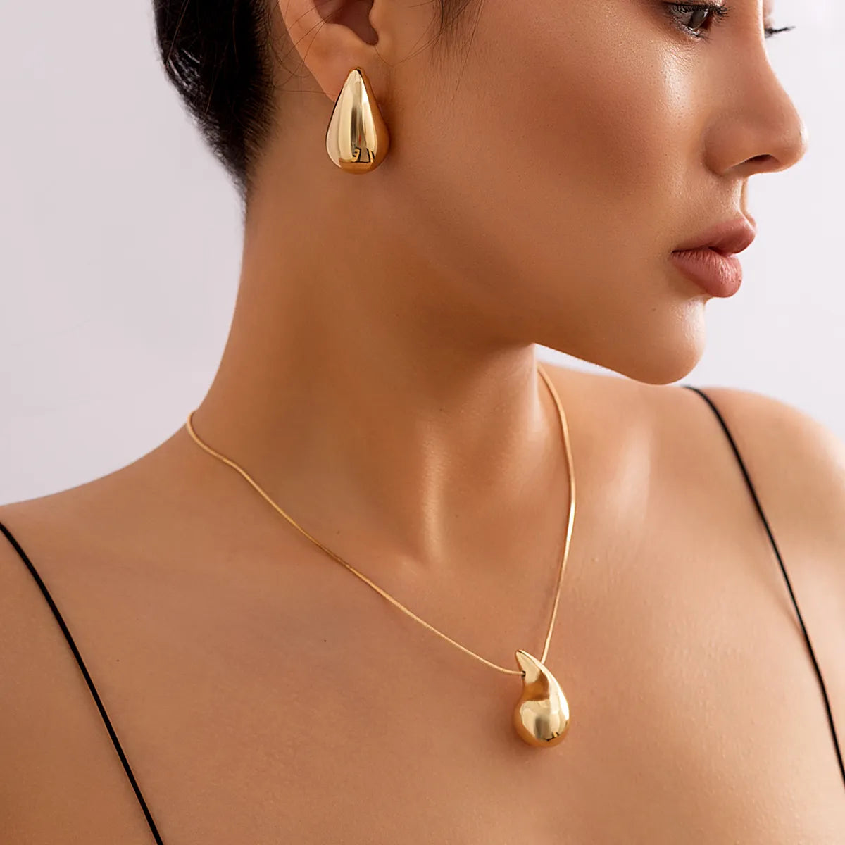Snake Bone Chain Beans Pea Pendant Choker Necklace
