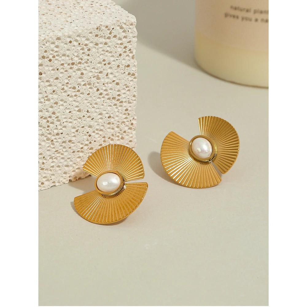 Pearl Flowers Hyperbolic Earring