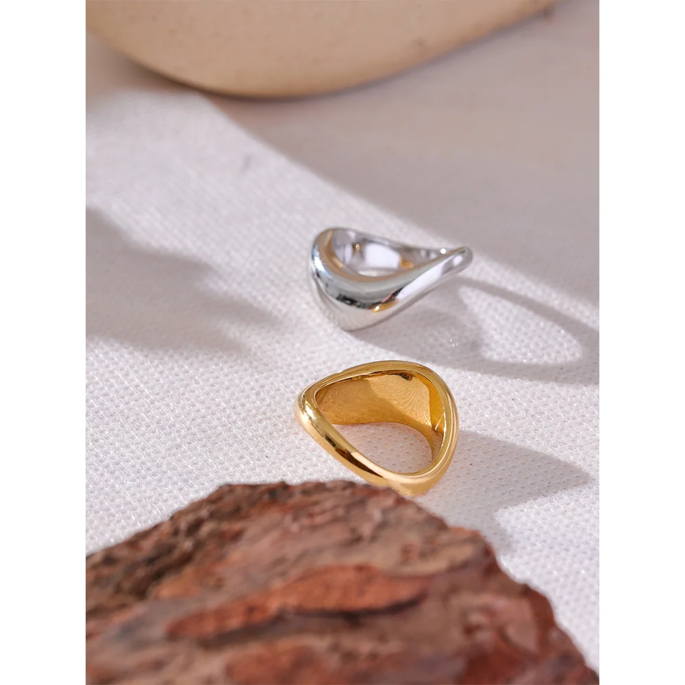 Yhpup Minimalist Smooth Ring