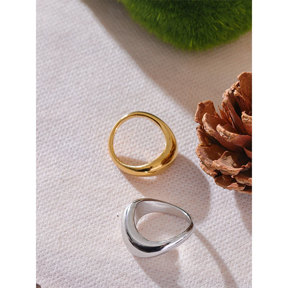 Yhpup Minimalist Smooth Ring