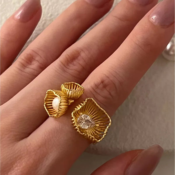 Pearl Vintage Couples Creative Wings Design