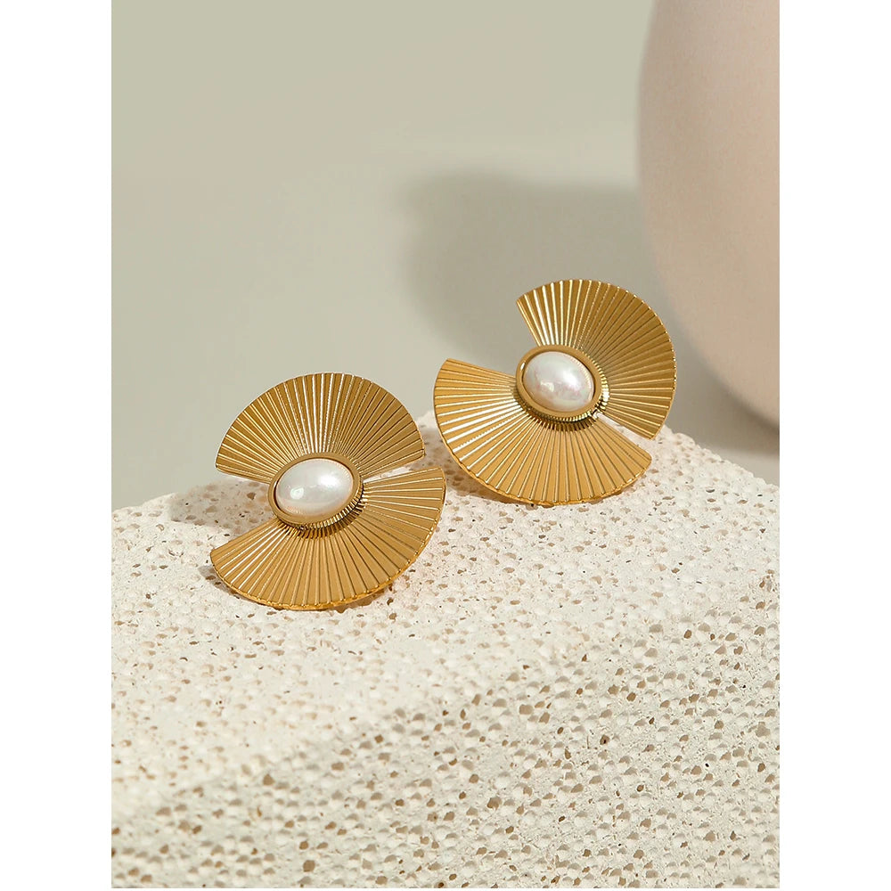 Pearl Flowers Hyperbolic Earring